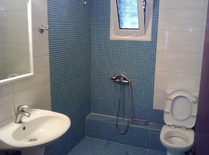 Fiona Seafront דירה *